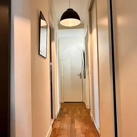 Apartment Eiffel District Charm, Cosy Paris