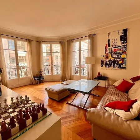 Apartment Eiffel District Charm, Cosy *